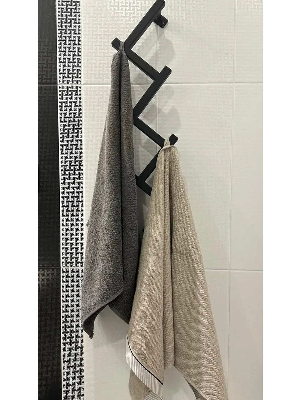 Вешалка настенная для прихожей Елка черная