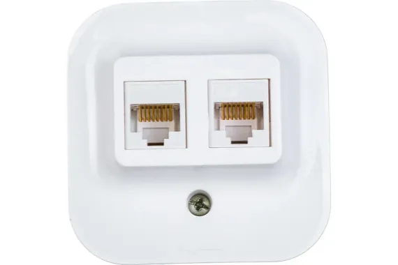 Розетка RJ45 Legrand Quteo двойная накладная белая 26235