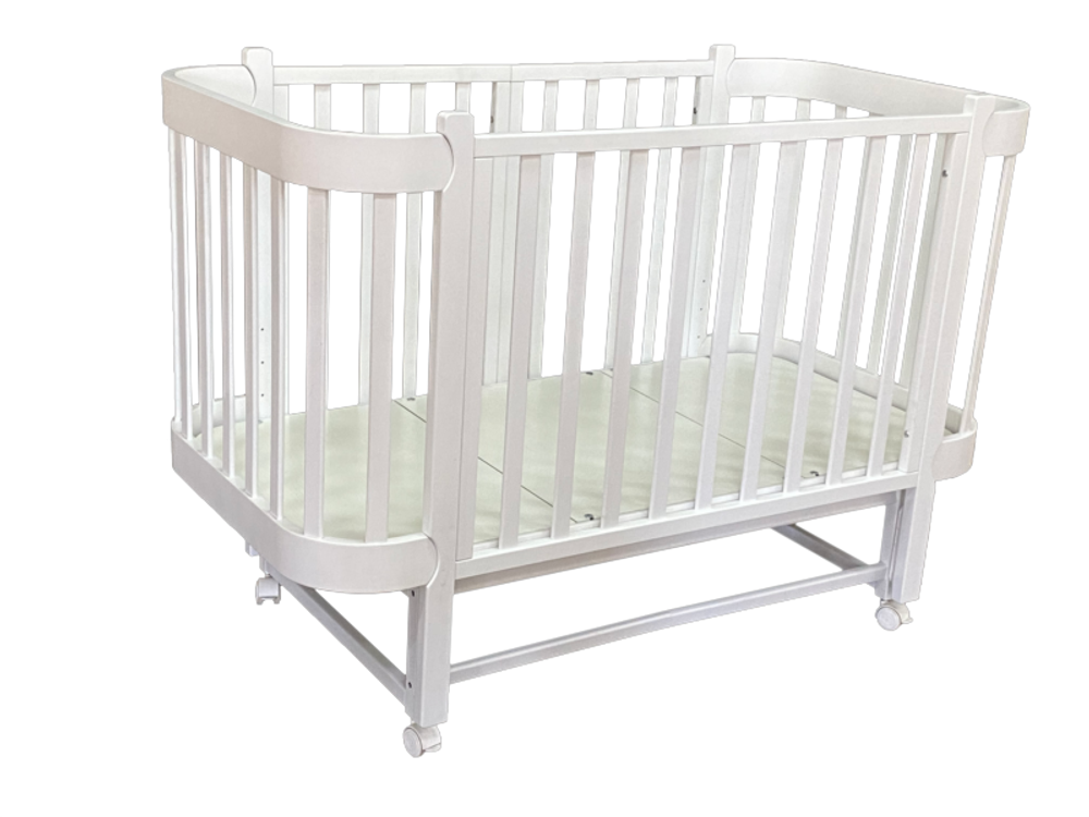 Кровать детская «Solnyshko» 3 в 1 продольный маятник, колесо (белый/белый)
