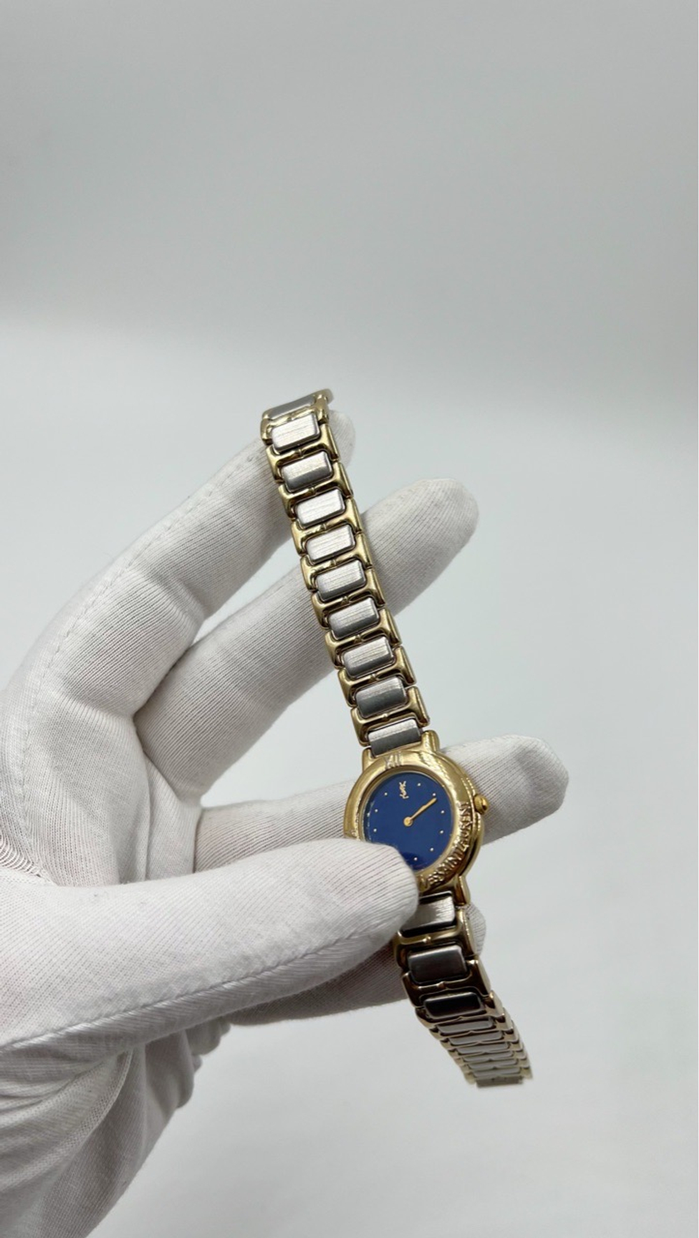 Часы Yves Saint Laurent (только онлайн)