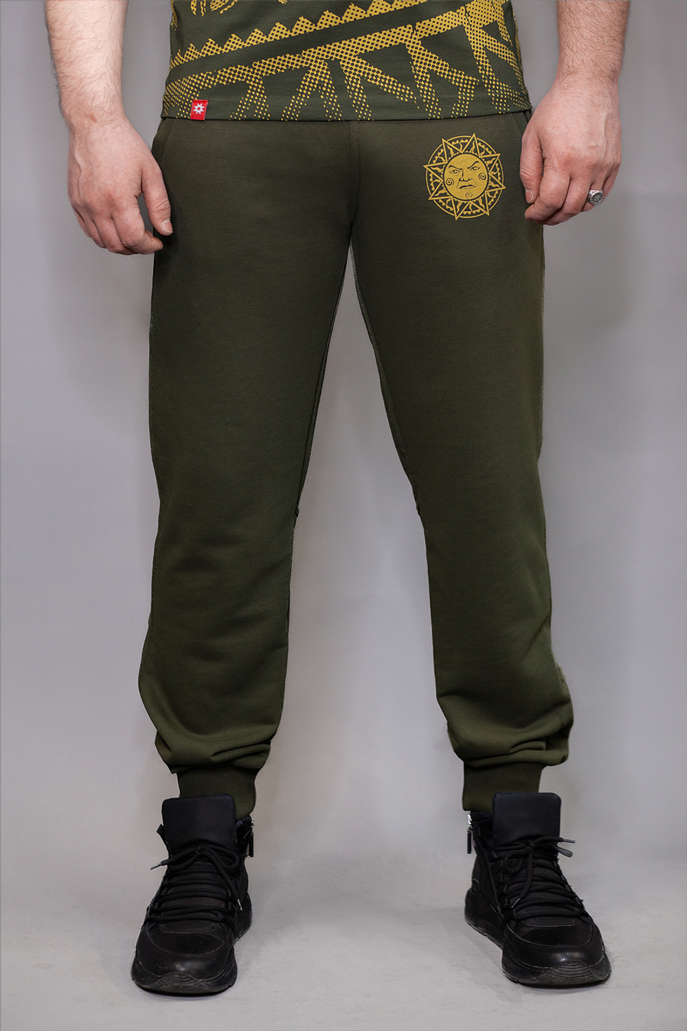 Спорт-брюки Варгградъ мужские хаки жёлтые «Солнце за нас-2» без начёса