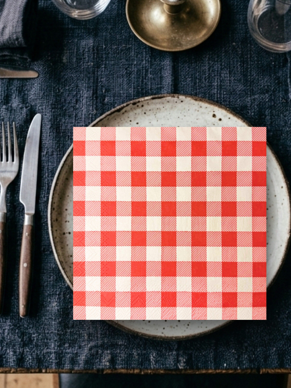 Салфетки бумажные праздничные трёхслойные для сервировки и декупажа Клетка красная