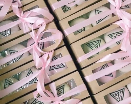 Набор макарон из 3 шт с логотипом компании