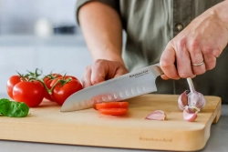 KitchenAid Нож Сантоку 18см в ножнах