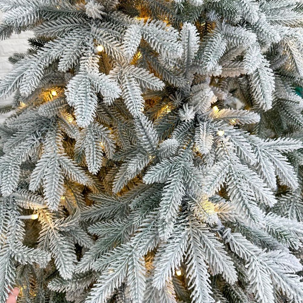 Заснеженная елка с гирляндой «Престиж» (Литая хвоя) 185 см / 1,85 м