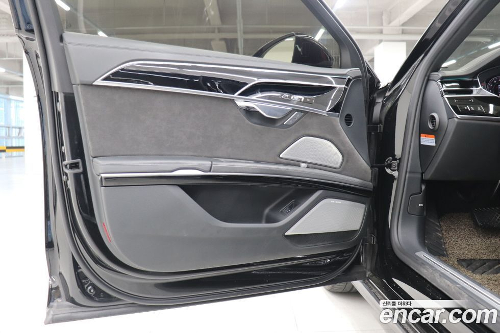 Audi A8 (D5) 55 TFSI Quattro LWB (01.2020)