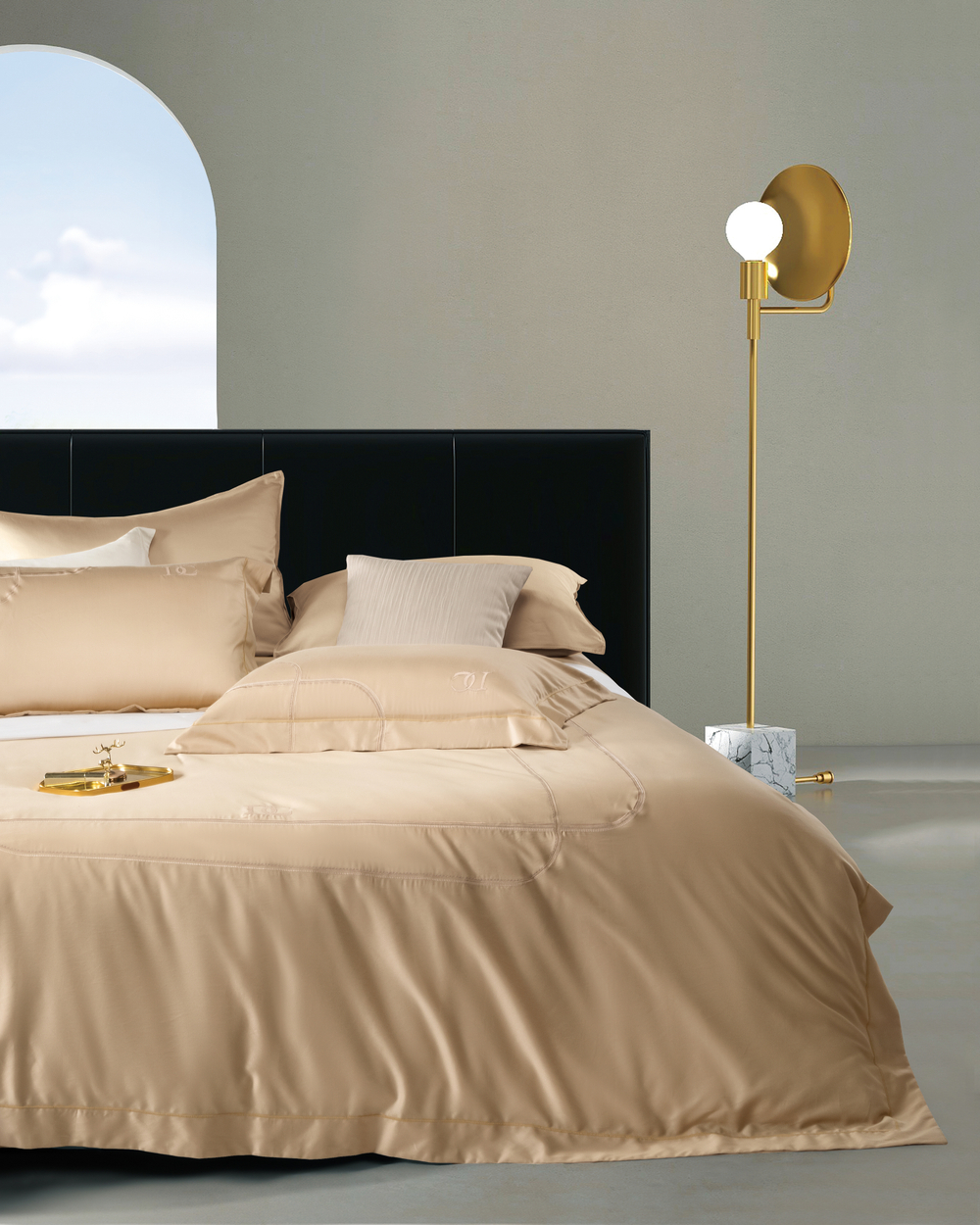 КПБ евро "Монохром", цв. кремовый (с шёлком) под:200х230см, пр:245х250, нав:48х74см (2шт)