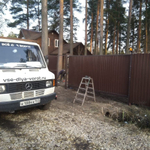 Откатные ворота в Вырице 4/2 с калиткой и электро приводом.