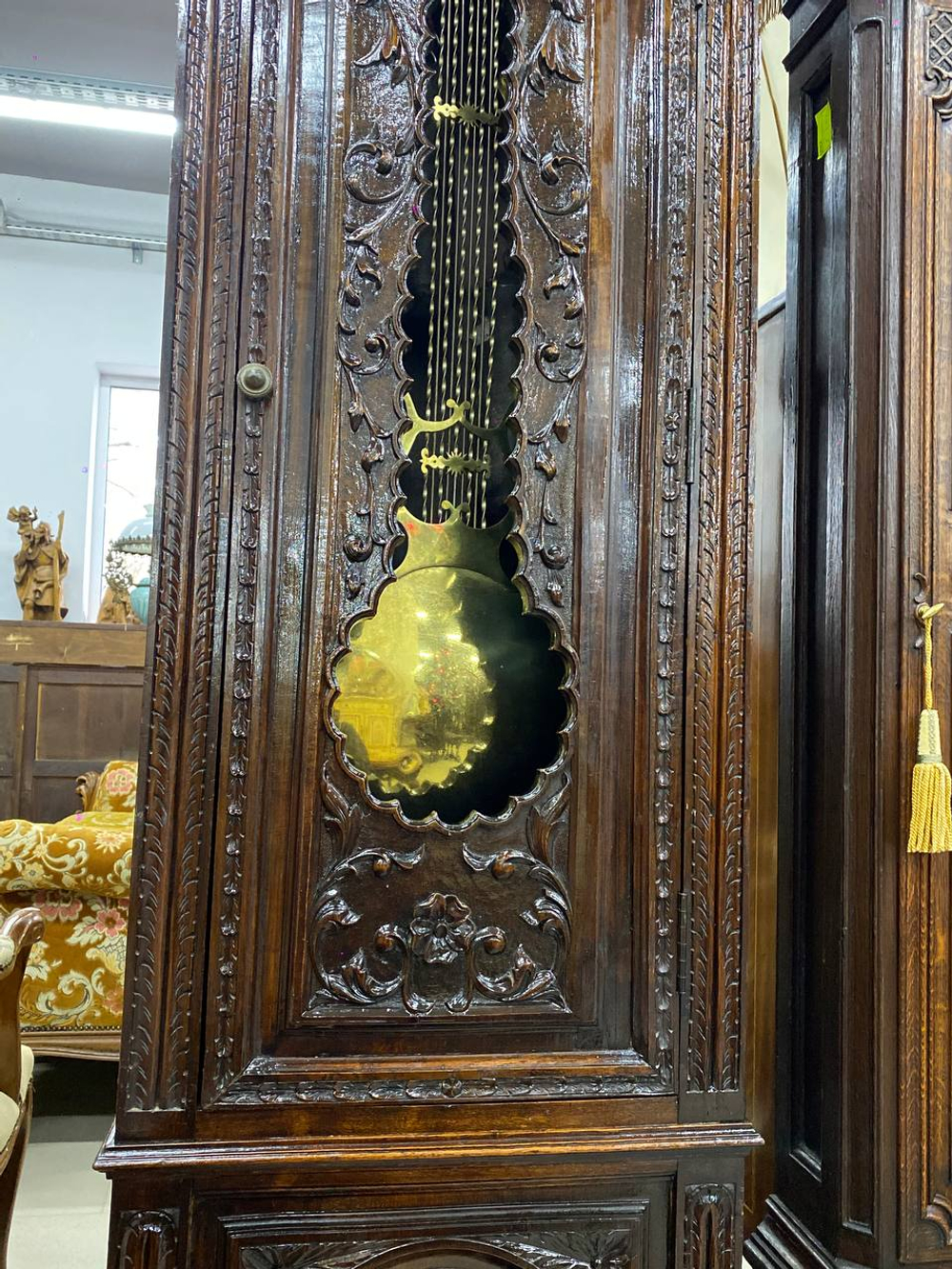 Старинные напольные часы
