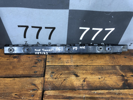 Направляющая заднего бампера левая Ford Transit 7 14-нв Б/У Оригинал 1814024