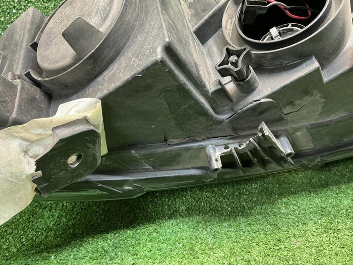 Фара правая Lada Niva Travel (20-нв) галоген