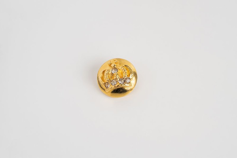 Винтажная металлическая пуговица с изображением короны