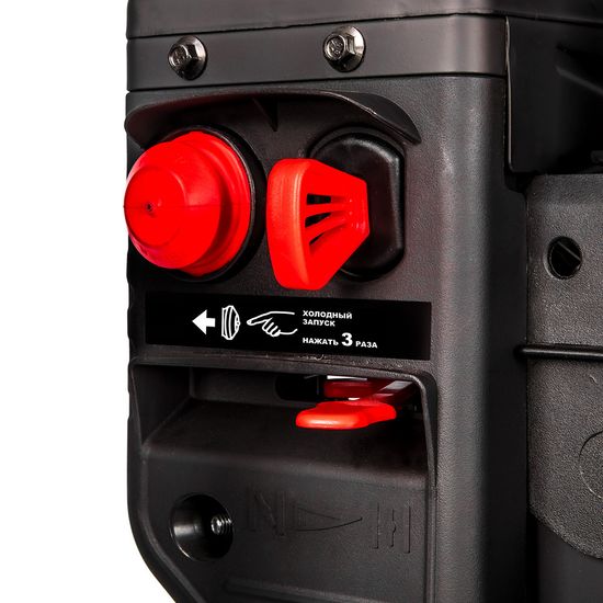 Бензиновый снегоуборщик "DDE" ST7067