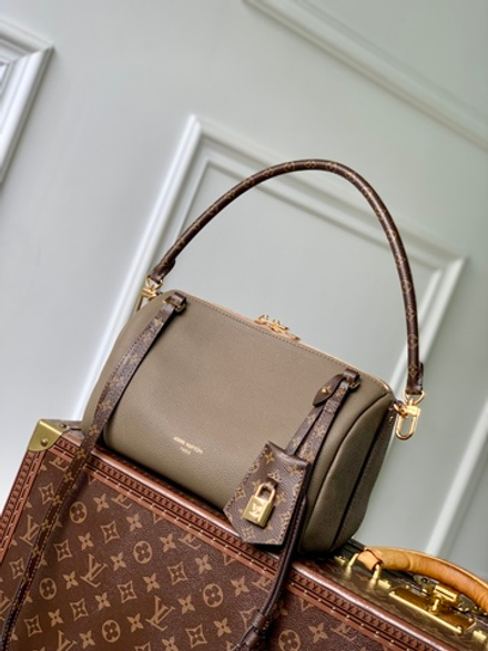 Louis Vuitton Express PM