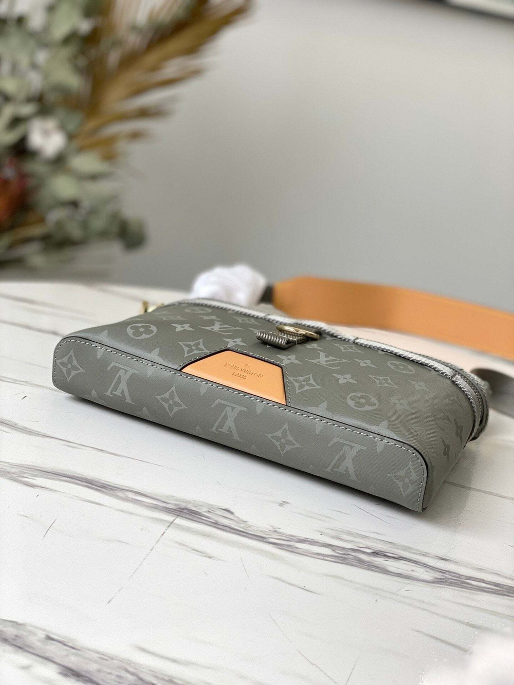 Louis Vuitton Messenger PM