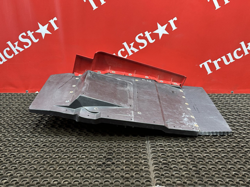 Крыло переднее левое задняя часть