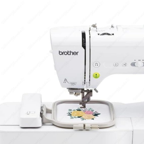 Швейно-вышивальная машина Brother SE700