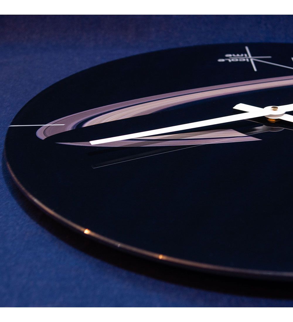 Салют SLT- 15 Часы настенные «THE PLANET»