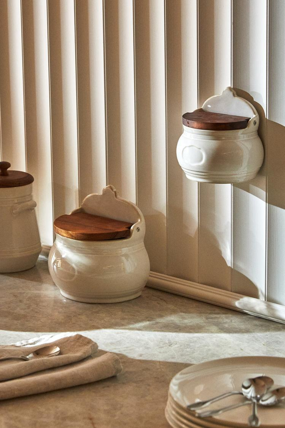 ZARA HOME КЕРАМИЧЕСКАЯ СОЛОНКА, КРЕМОВЫЙ