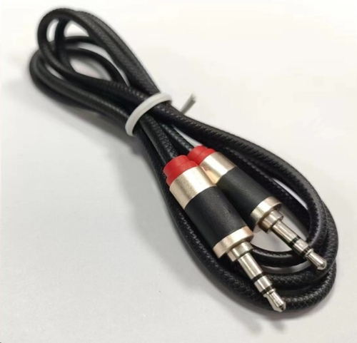 Аудиокабель AUX - для подключения к магнитоле с разъемом 3,5 jack, 1,5 м, силиконовая оплетка, черный (P.R.C.)