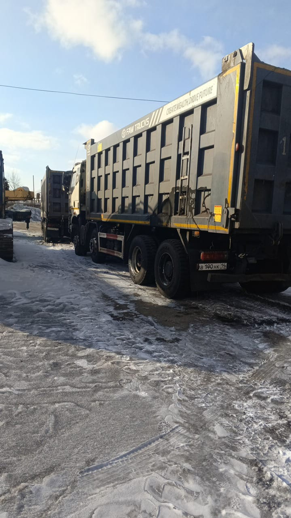 FAW J6 8x4 Самосвал СА3310Р66K24T4E5 (Дизельный, 11,1 л, 420 л.с., МТ)