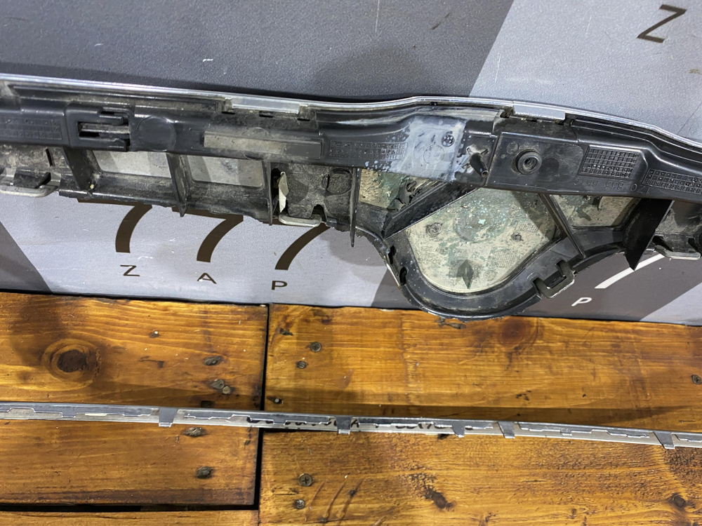 Решетка радиатора Skoda Octavia 2 (A5) 08-13 Б/У Оригинал 1Z0853651C