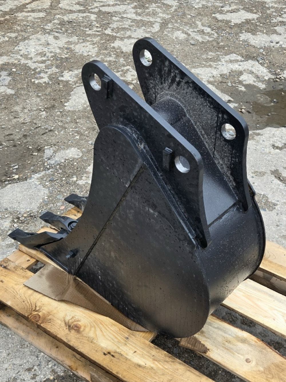 Ковш Volvo BL61/BL71 300 мм