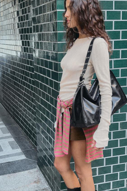 ZARA БОЛЬШАЯ СУМКА-МЕШОК С МЕТАЛЛИЧЕСКИМИ ЛЮВЕРСАМИ, ЧЕРНЫЙ