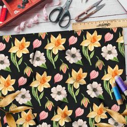Ткань флис жёлтые нарциссы на чёрном фоне