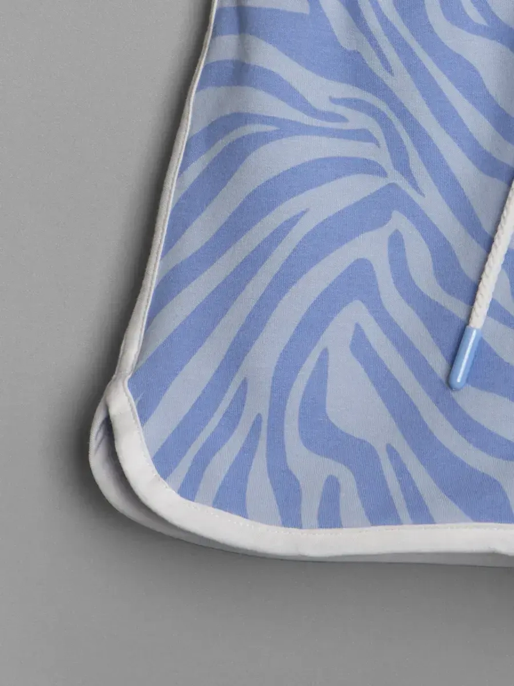 Костюм для девочки спортивный с шортами