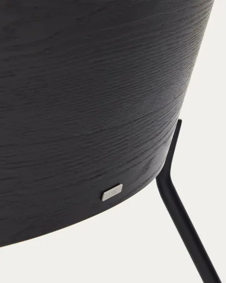 Кресло Eamy светло-серое с черной отделкой