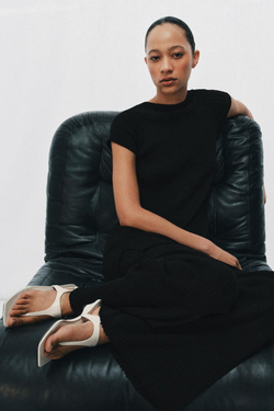 ZARA КОЖАНЫЕ САНДАЛИИ С РЕМЕШКОМ И ПРЯЖКОЙ, БЕЛЫЙ