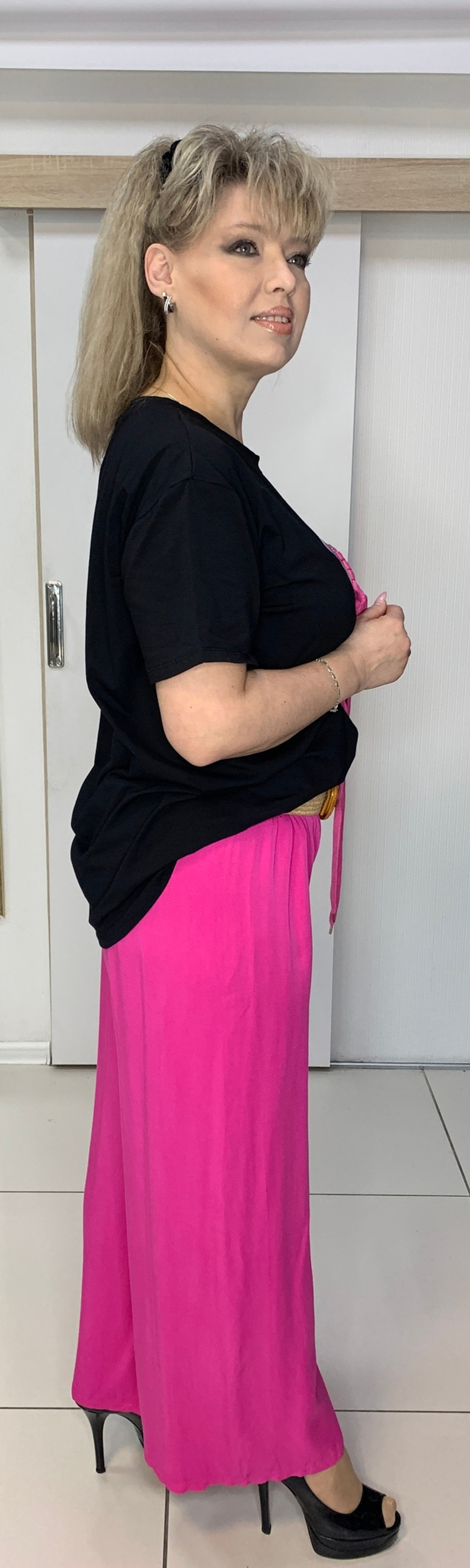 Тонкие брюки-палаццо на резинке с ремнем