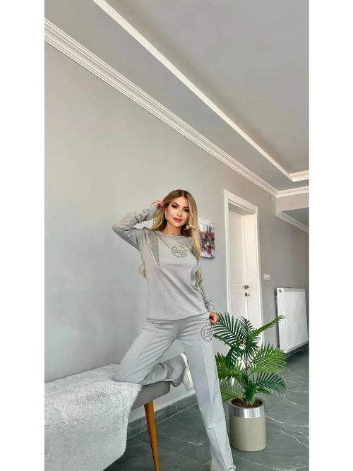 Костюм женский