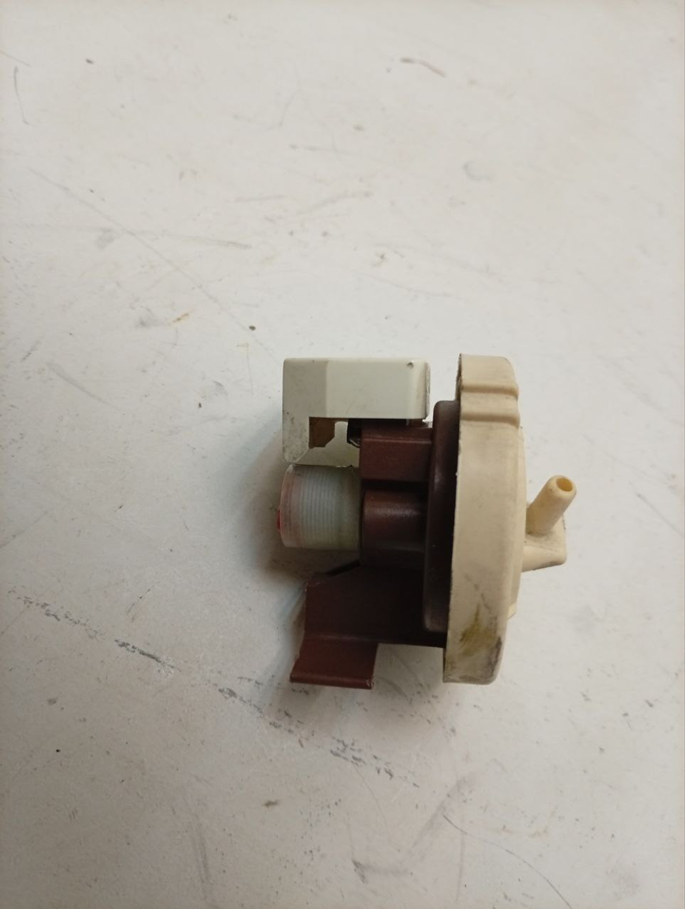 WF602W0BCWQ/LP кт23 Датчик уровня для стиральных машин Samsung DC96-01703A б/у