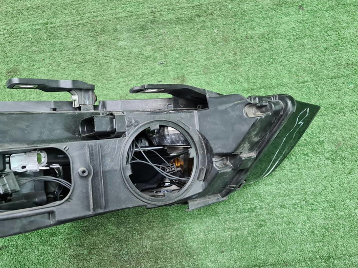 Фара левая Audi Q3 1 8U (2014-2018) ксенон