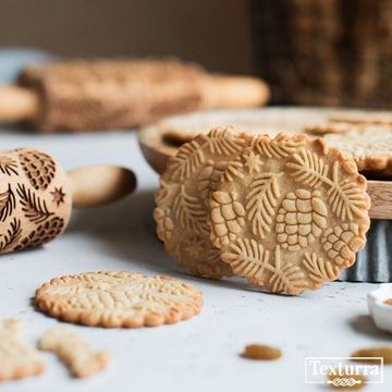 Малая скалка с узором Шишки