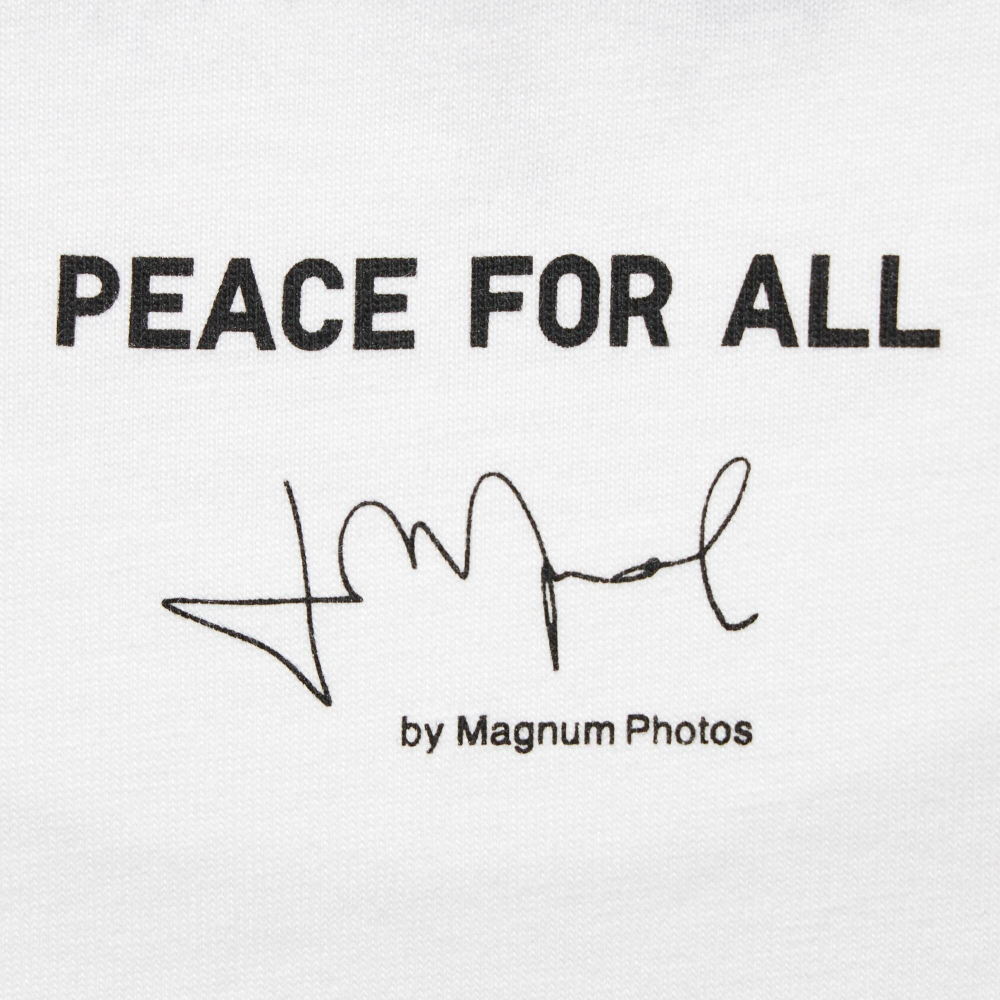 UNIQLO | Футболка С Графическим Принтом Peace For All (Кристина Де Миддел / Magnum Photos)