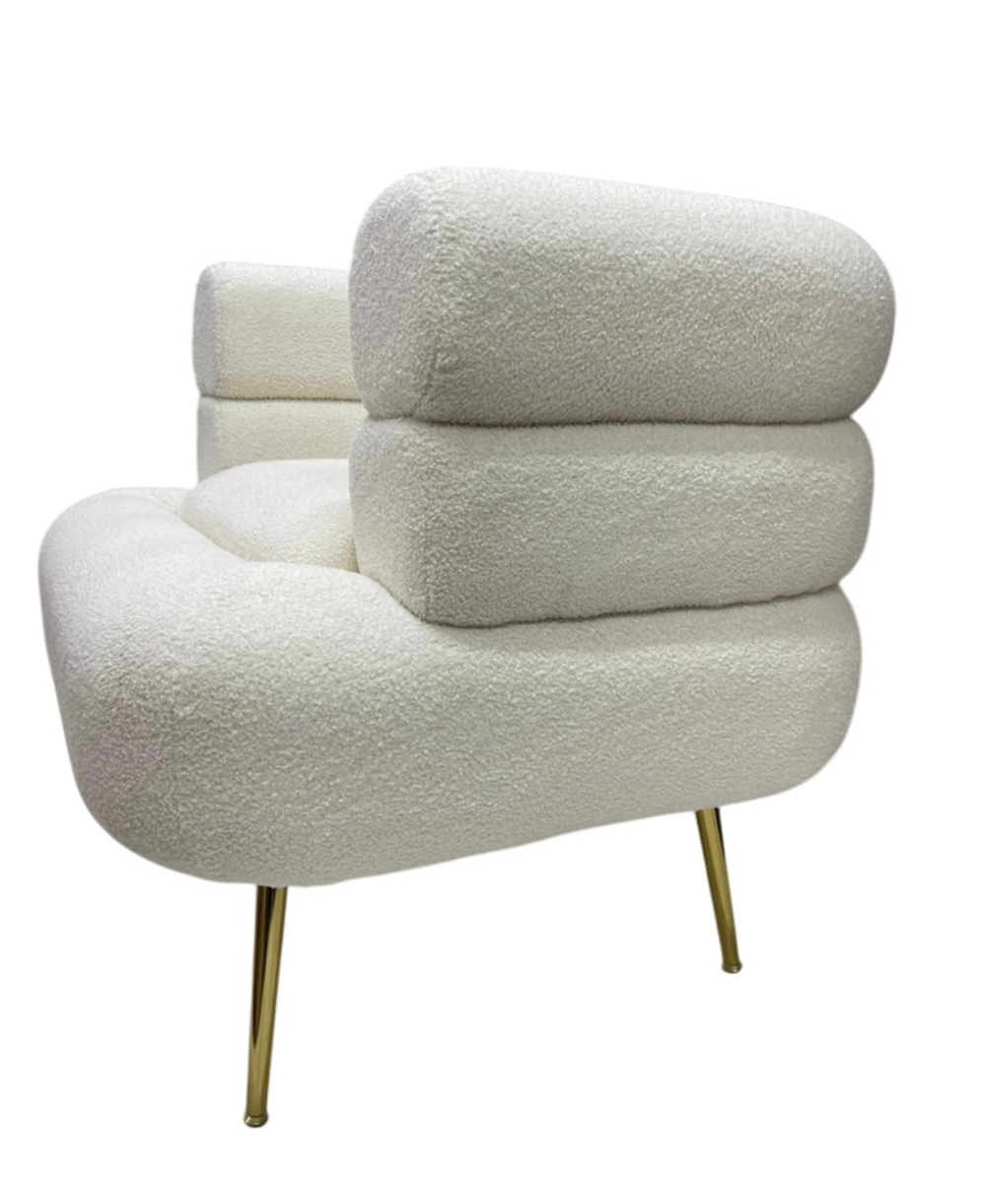 Мягкое кресло