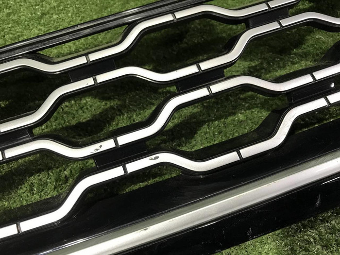 Решетка радиатора Range Rover Evoque 2 (2018-2024)