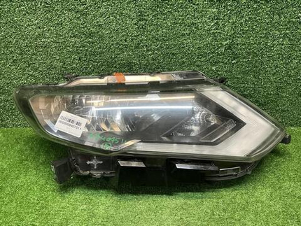 Фара правая Nissan X-Trail T32 (2017-2022) галоген