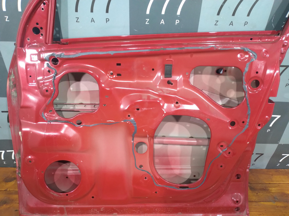 Дверь передняя правая Suzuki Grand Vitara 2 (JT) 05-15 Б/У Оригинал 6800165843