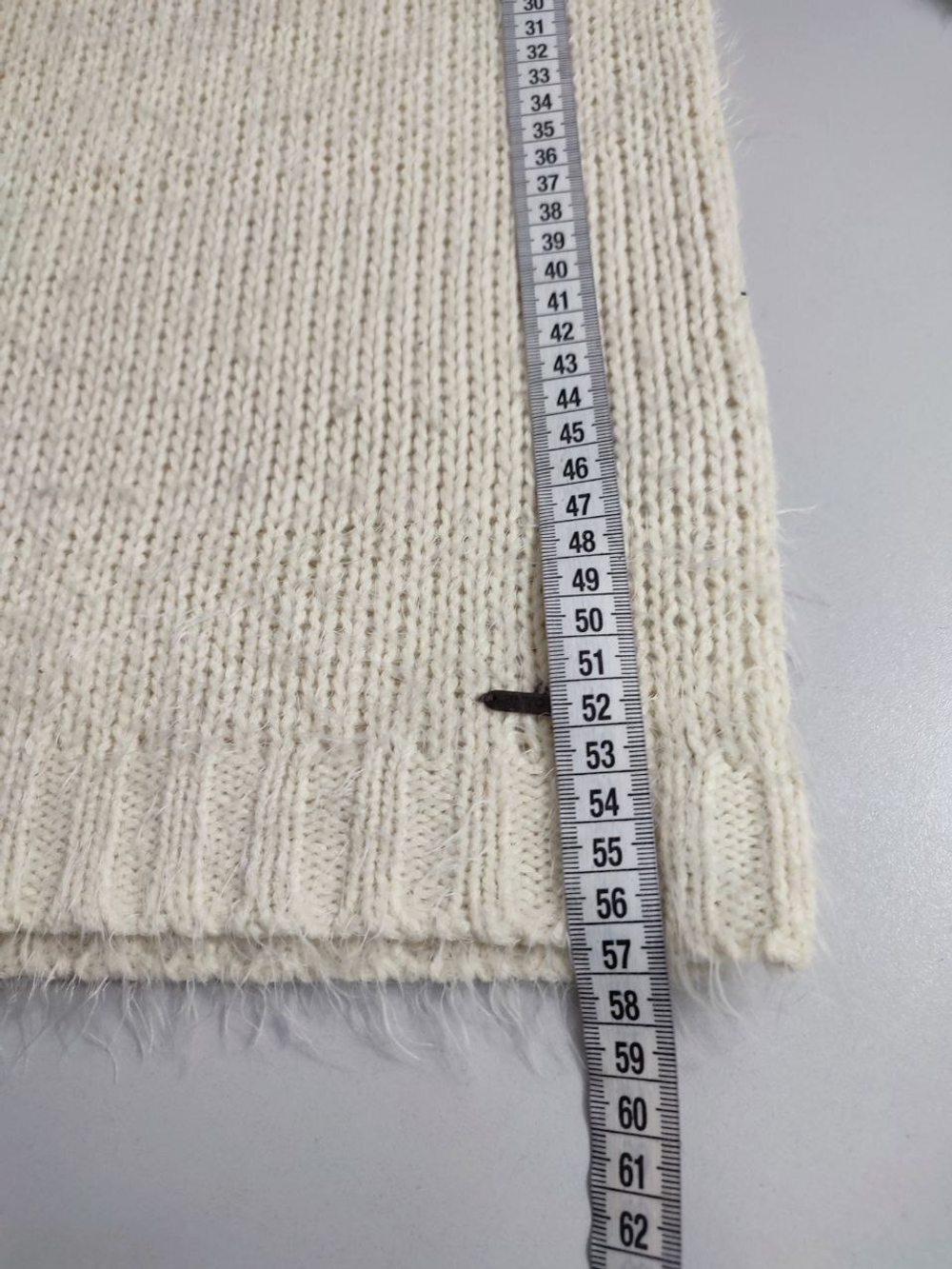 Свитер BNYC пушистый 44 размер