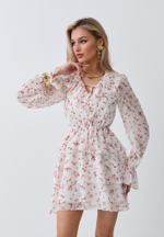 Платье с рюшами белое