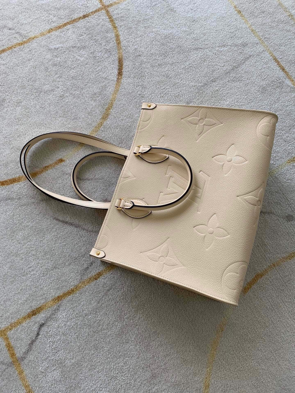 Louis Vuitton Onthego MM