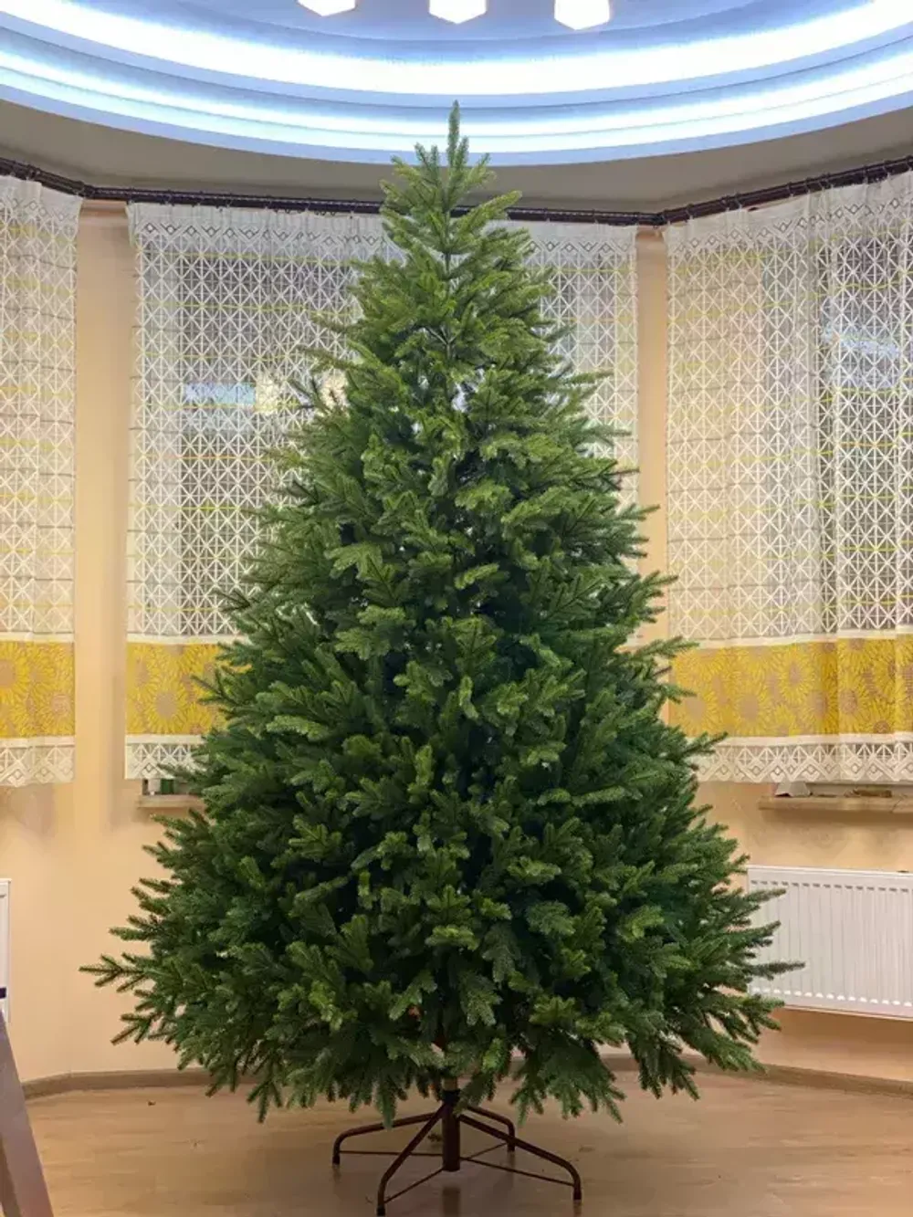 Искусственная ель «Берген» (Литая хвоя) 240 см / 2.4 м