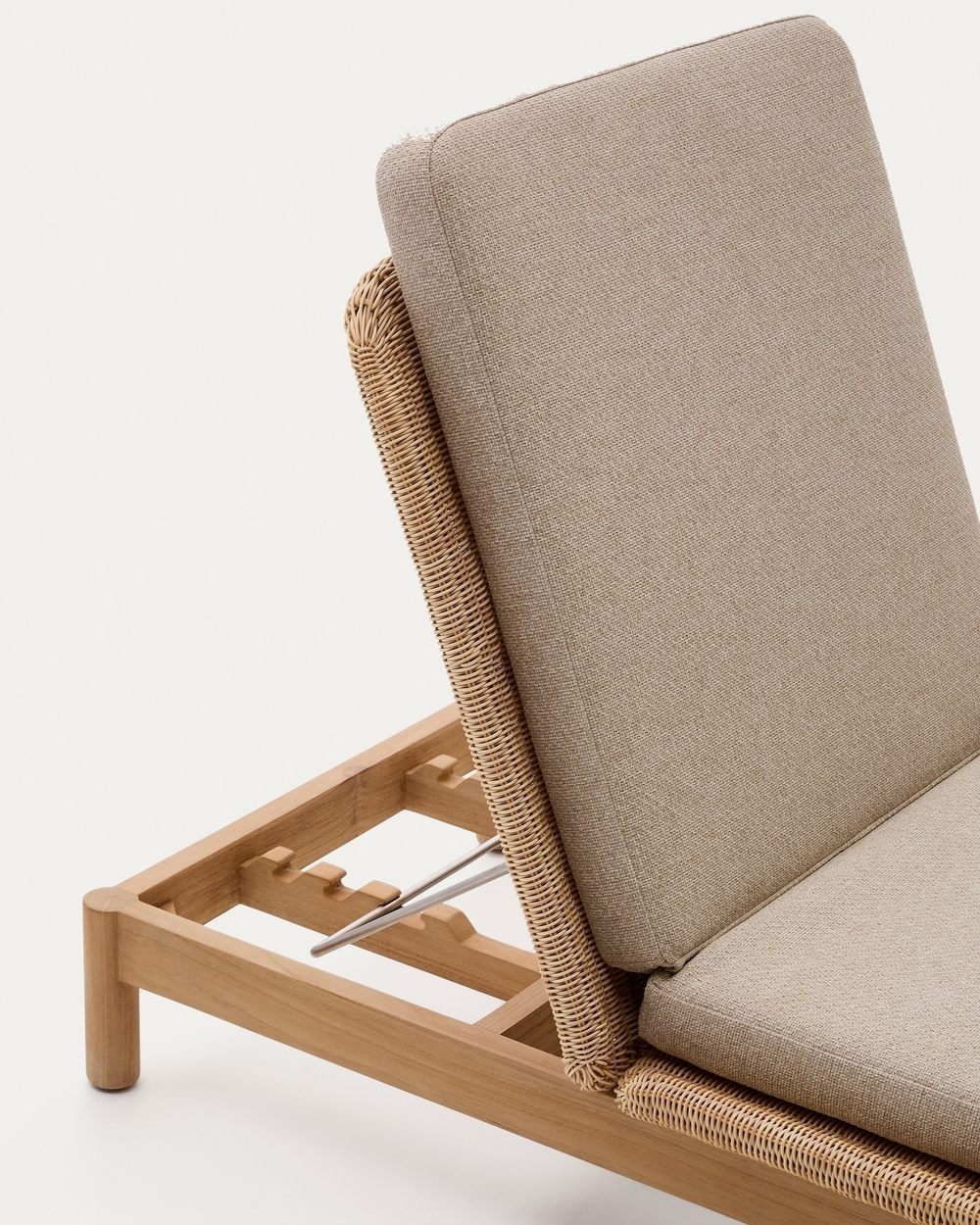 Шезлонг Galea из тикового дерева и синтетического ротанга