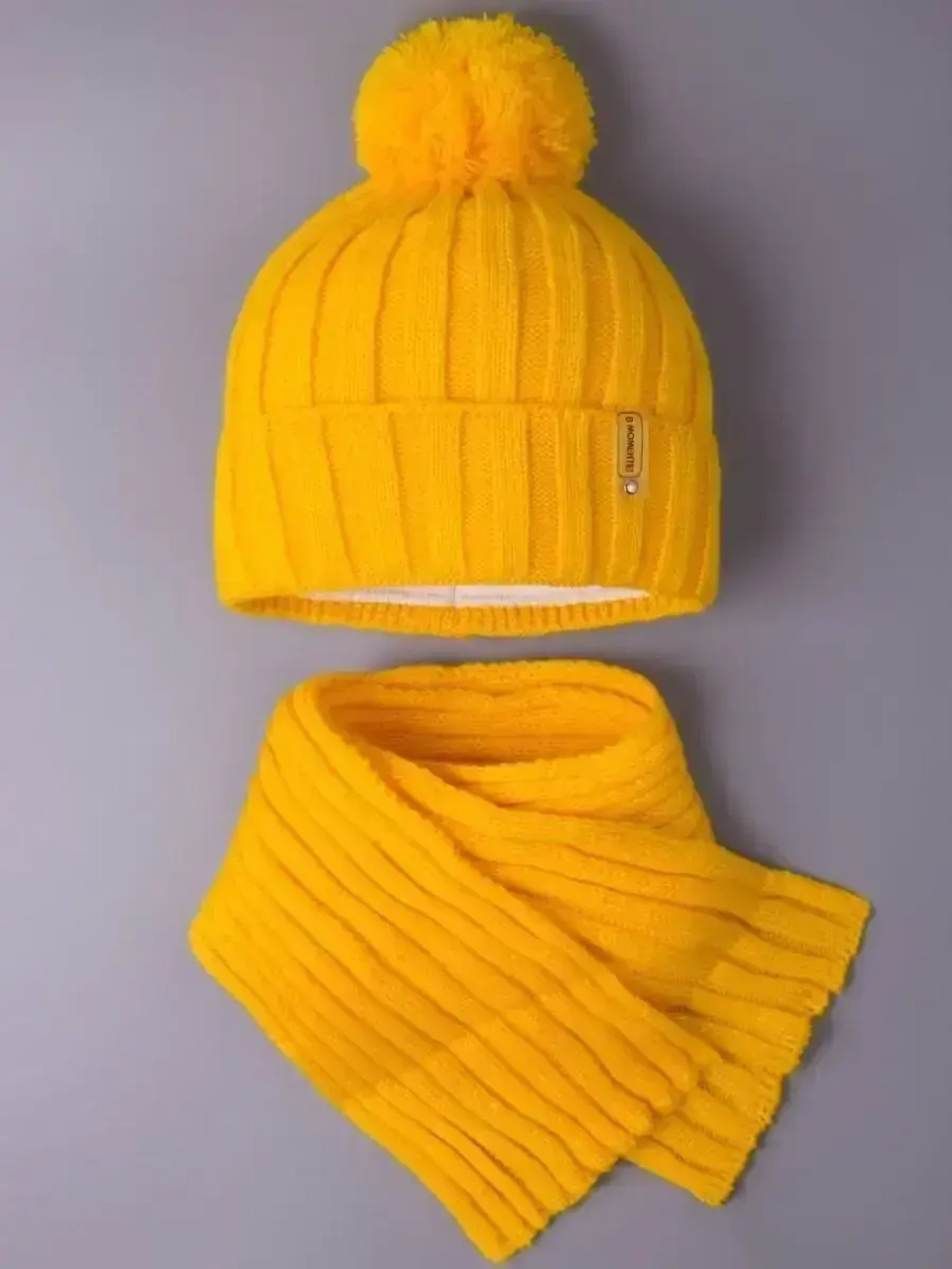 Шапка детская осенняя и шарф