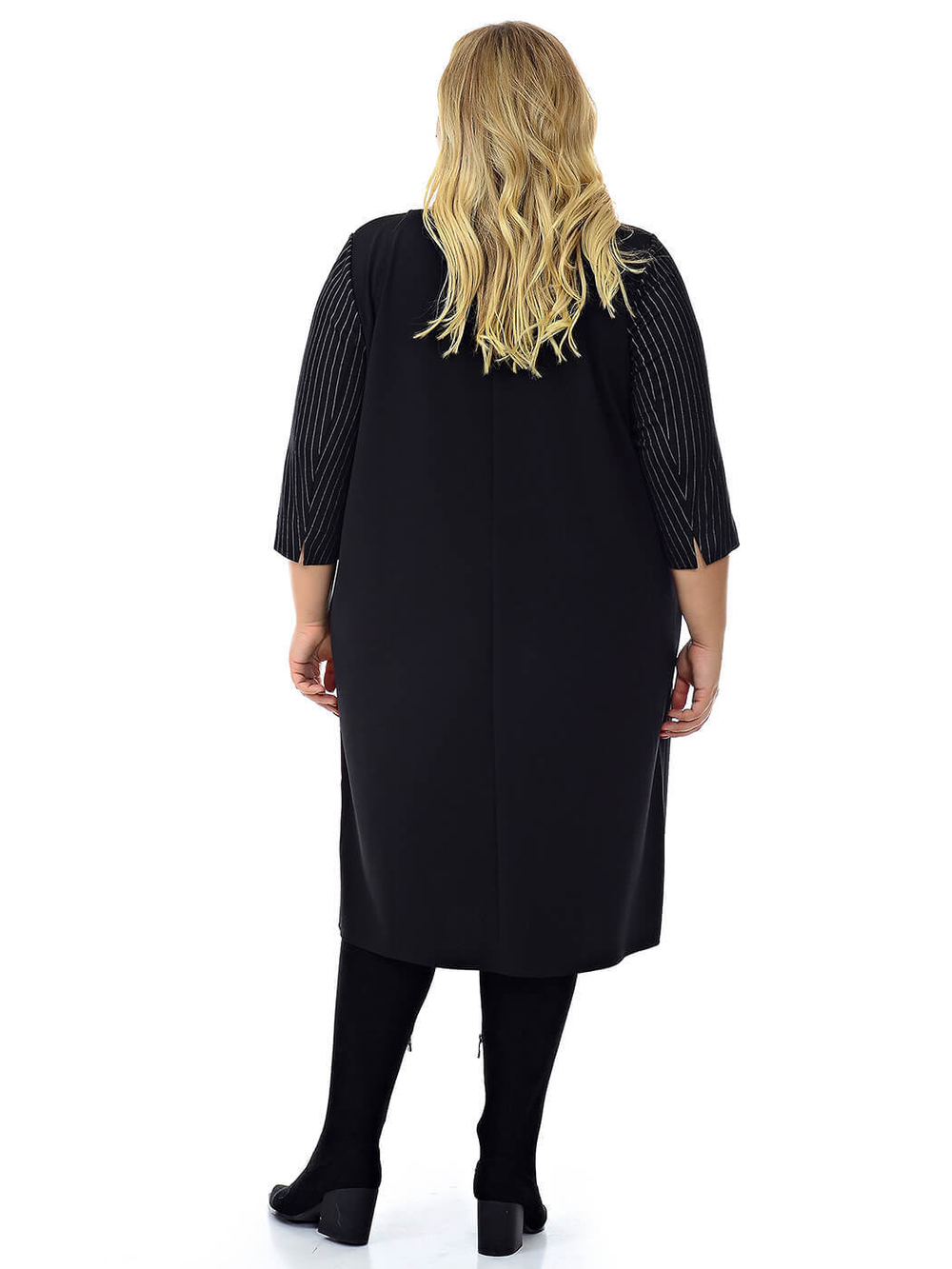 Чёрное комбинированное платье с рельефами