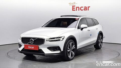 Volvo V60 Cross Country 2 Generation B5 Pro AWD (12.2020)